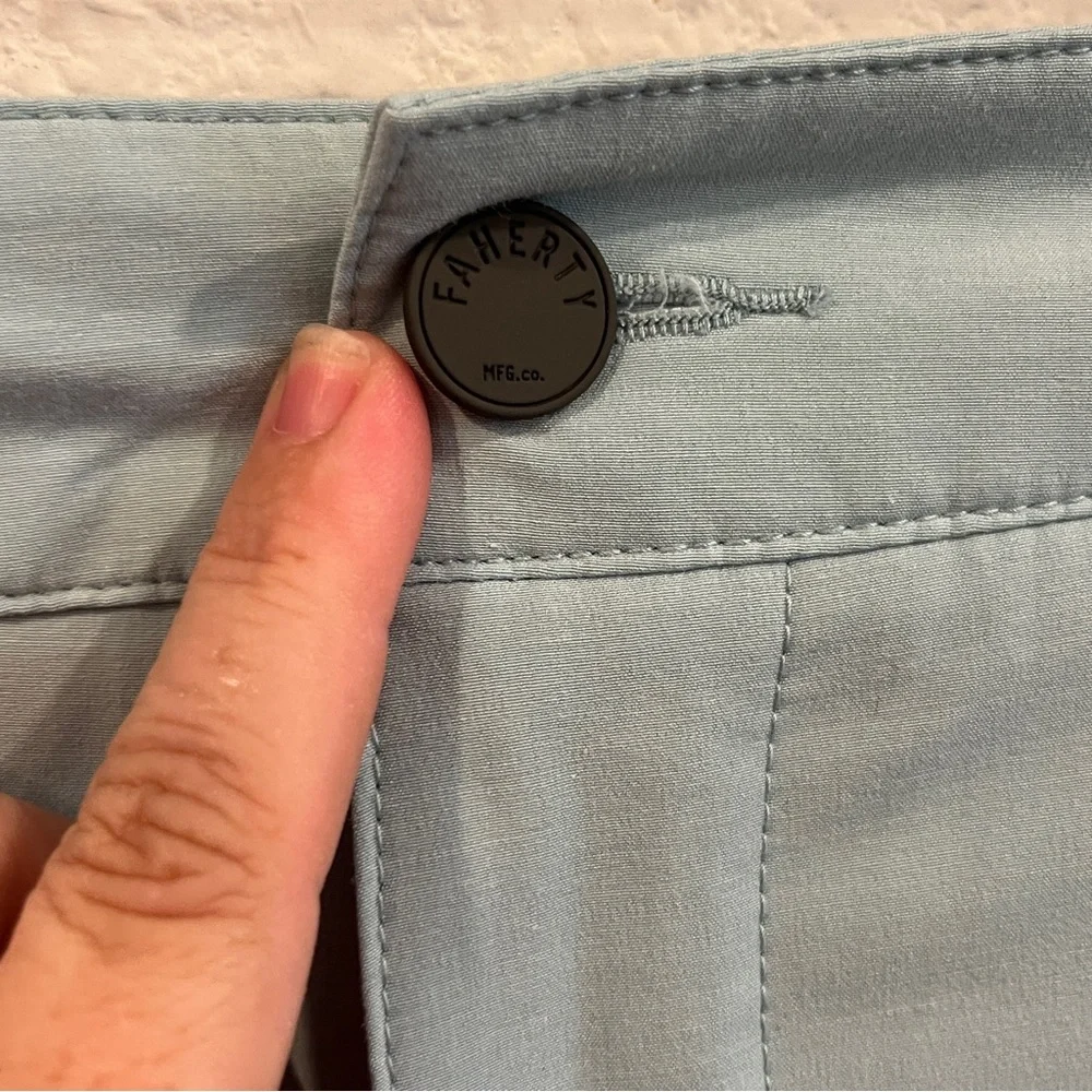Faherty light blue all day shorts tie inside waist size 28